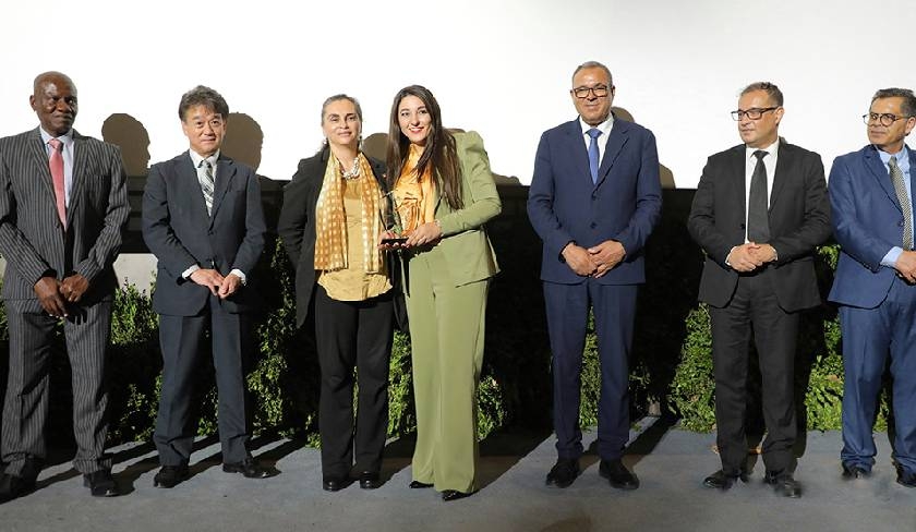  Le ministre de lEnvironnement dcerne le prix de la premire agence 100% digitale et co Friendly en Tunisie et en Afrique du Nord  Echocom

